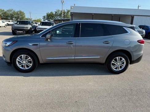 Used 2021 Buick Enclave Essence w/ Sound and Sites Package image 3