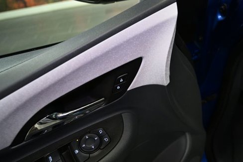 Used 2017 Chevrolet Bolt Premier w/ Driver Confidence II Package image 42