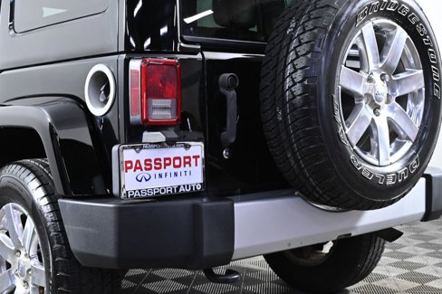 Used 2015 Jeep Wrangler Unlimited Sahara w/ Dual Top Group image 7