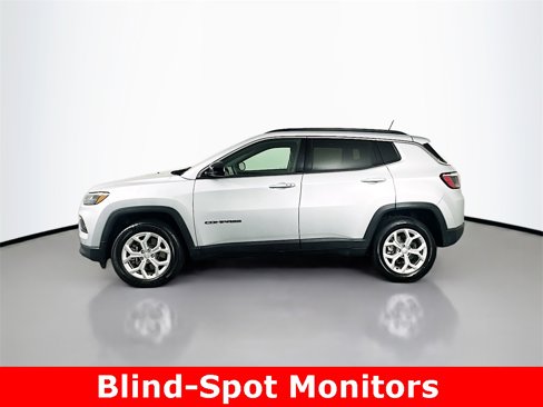 Used 2024 Jeep Compass Latitude image 6