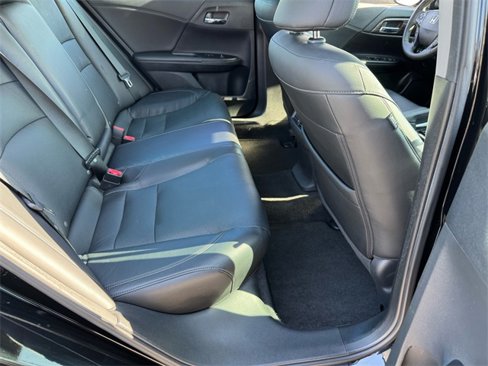 Used 2016 Honda Accord Touring image 14