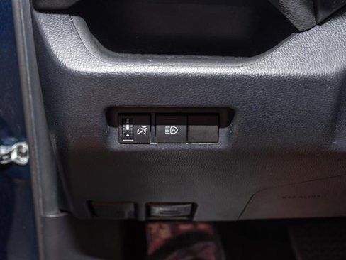 Used 2020 Toyota RAV4 XLE image 11