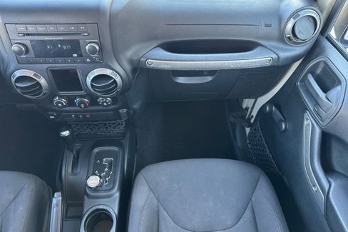 Used 2018 Jeep Wrangler Unlimited Sport w/ Connectivity Group image 29