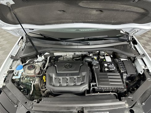 Used 2018 Volkswagen Tiguan SE w/ Panoramic Sunroof Package image 32