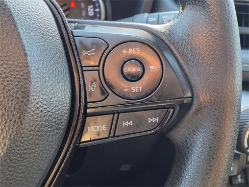 Used 2021 Toyota RAV4 XLE image 15