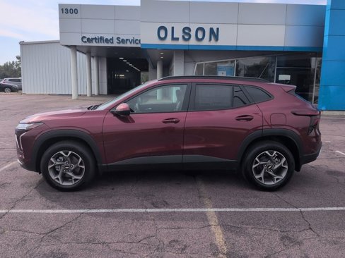 New 2025 Chevrolet Trax LT w/ Driver Confidence Package image 2