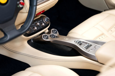Used 2010 Ferrari California image 59