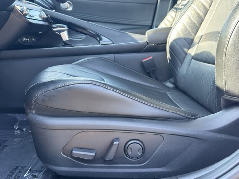 Used 2022 Hyundai Elantra Limited w/ Cargo Package image 12