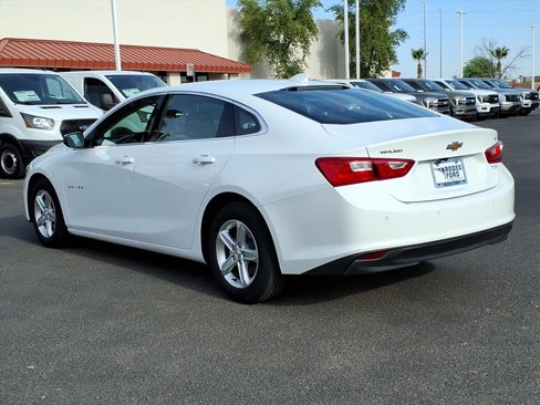 Used 2024 Chevrolet Malibu LT image 3