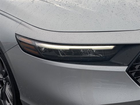 Used 2024 Honda Accord EX image 9