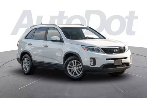 Used 2015 Kia Sorento LX image 1