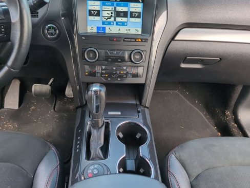 Used 2019 Ford Explorer XLT w/ Equipment Group 202A image 18