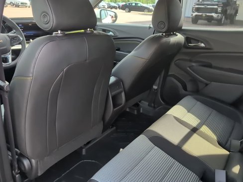 New 2025 Chevrolet Trax LT w/ LT Convenience Package image 21
