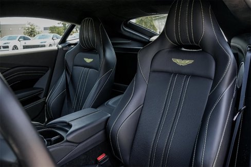 Used 2023 Aston Martin V8 Vantage Coupe image 10