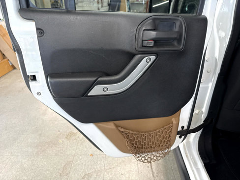 Used 2015 Jeep Wrangler Unlimited Rubicon w/ Max Tow Package image 40