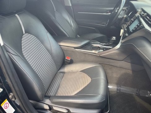 Used 2018 Toyota Camry SE image 17