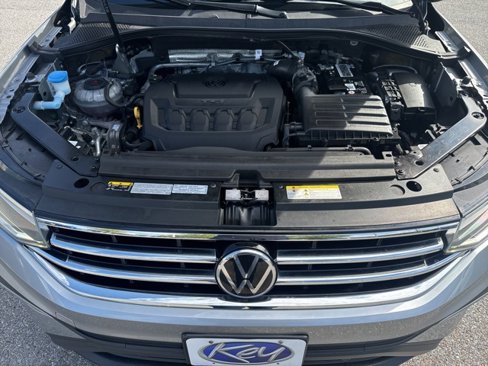 Used 2022 Volkswagen Tiguan SE image 28