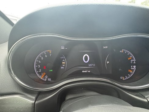 Used 2018 Jeep Grand Cherokee Altitude image 13
