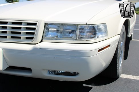 Used 2002 Cadillac Eldorado Collector's Edition image 9
