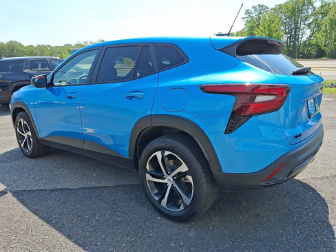 Certified 2025 Chevrolet Trax RS w/ Driver Confidence Package image 4