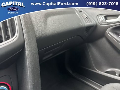 Certified 2017 Ford Focus SE image 26