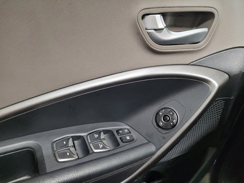 Used 2017 Hyundai Santa Fe Limited image 27