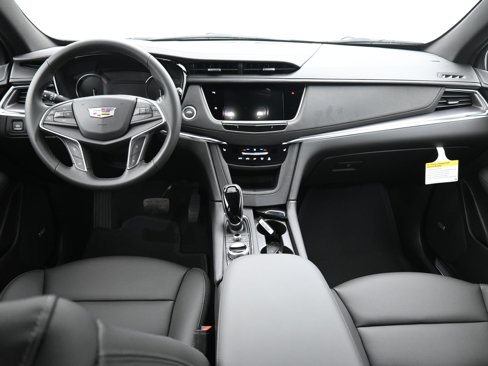 New 2025 Cadillac XT5 Luxury image 10