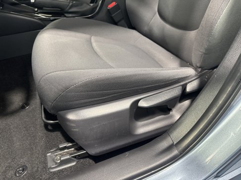 Used 2021 Toyota Corolla L image 28