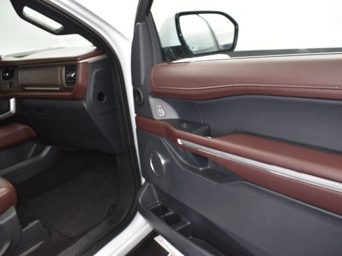 Used 2023 Ford Expedition Limited image 23