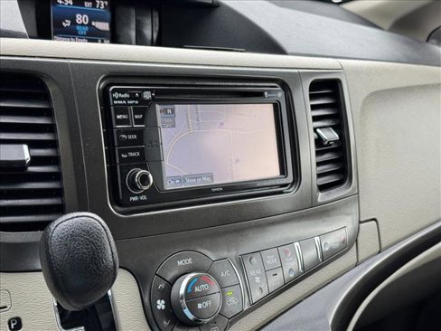 Used 2013 Toyota Sienna LE image 16