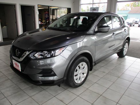 Used 2020 Nissan Rogue Sport S image 3