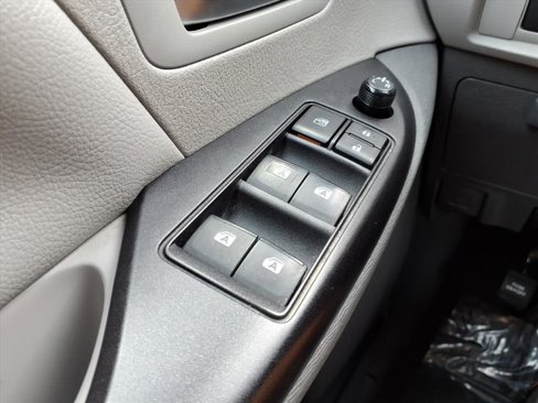 Certified 2019 Toyota Sienna LE image 28