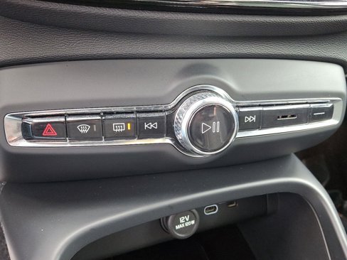 Certified 2023 Volvo C40 P8 Recharge Plus image 16