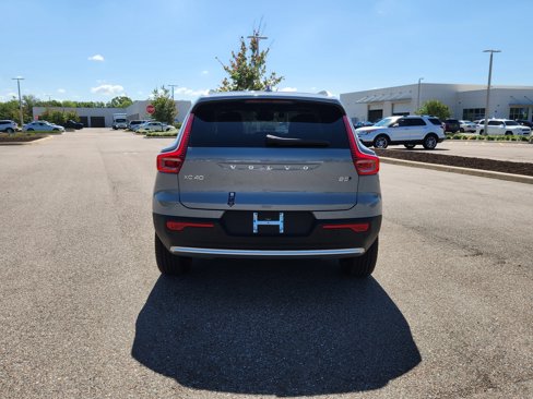 New 2025 Volvo XC40 B5 Core w/ Protection Package Premier image 6