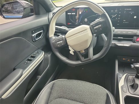 Certified 2025 Kia K4 GT-Line image 9