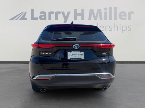 Used 2022 Toyota Venza XLE image 4