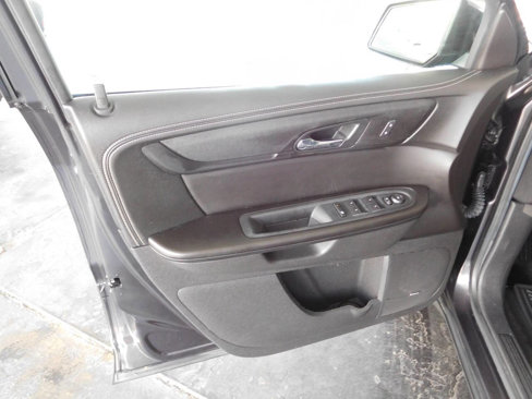 Used 2015 Chevrolet Traverse LT image 21