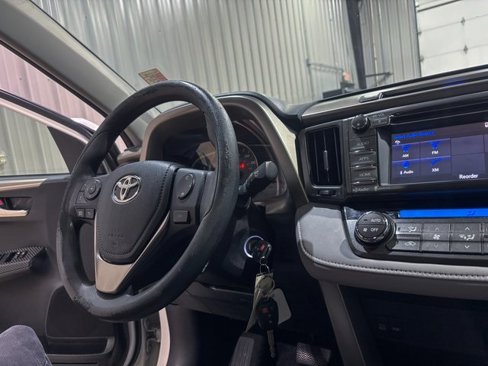 Used 2015 Toyota RAV4 XLE image 17