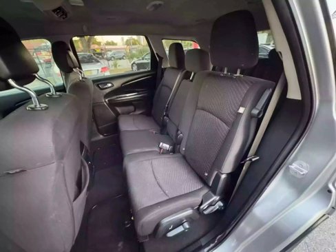 Used 2017 Dodge Journey SE w/ Flexible Seating Group image 27