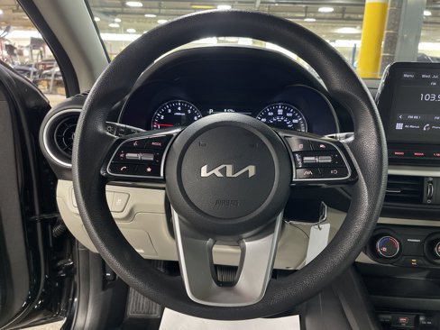 Used 2023 Kia Forte LXS image 15