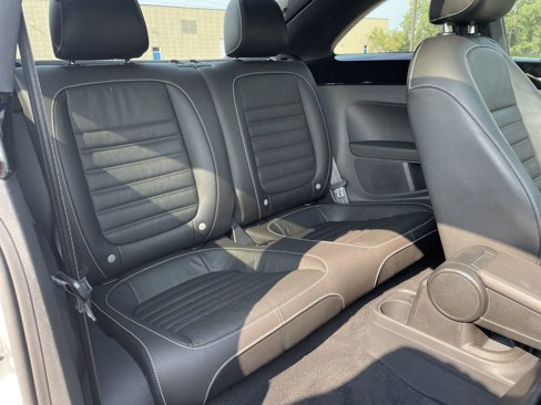 Used 2014 Volkswagen Beetle TDI image 29