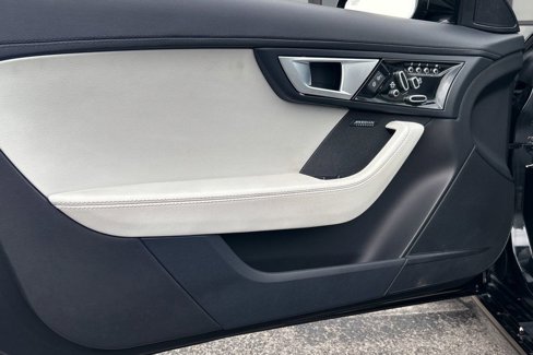 Used 2016 Jaguar F-TYPE Convertible image 15