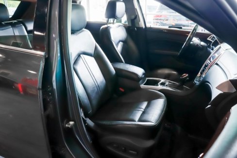 Used 2013 Cadillac SRX Luxury image 23