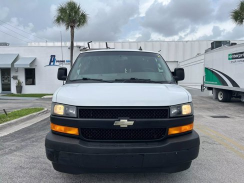 Used 2018 Chevrolet Express 2500 w/ Driver Convenience Package image 3