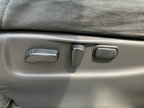 Used 2019 Nissan Armada SV image 19