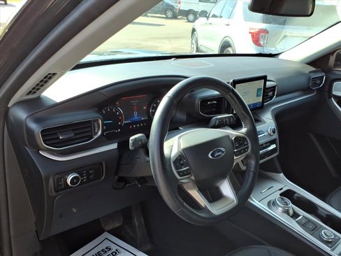 Used 2023 Ford Explorer XLT w/ Equipment Group 202A image 12