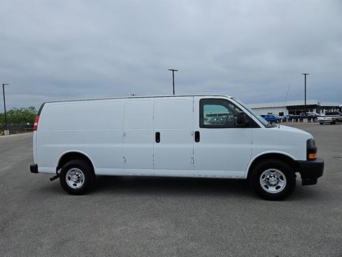 Used 2021 Chevrolet Express 2500 Extended w/ Driver Convenience Package image 33