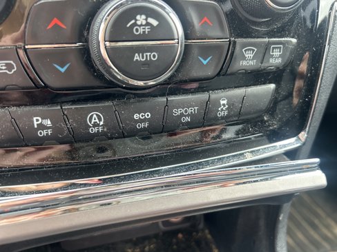 Used 2019 Jeep Grand Cherokee Limited w/ Trailer Tow Group IV image 26