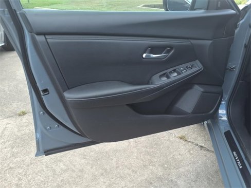 Used 2024 Nissan Sentra SV image 17