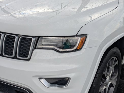 Used 2018 Jeep Grand Cherokee Limited image 10